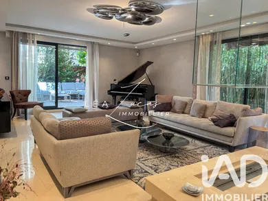 Apartment at Neuilly-sur-Seine (92200)