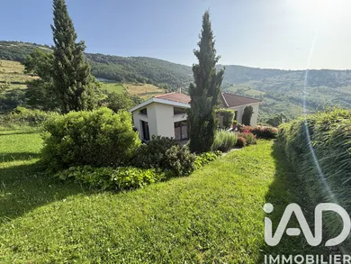 Traditional house in Saint-Romain-en-Jarez (42800)