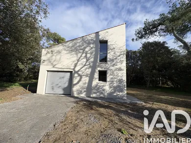 Architectural house in Saint-Hilaire-de-Riez (85270)