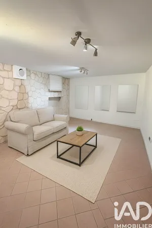 Apartment at Montrouge (92120)