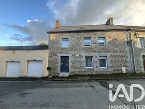Village house at Saint-Germain-en-Coglès (35133)