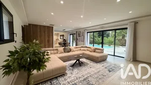 Architectural house at Nîmes (30900)