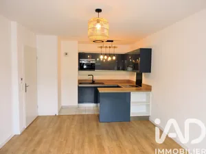 Apartment in Plaisir (78370)