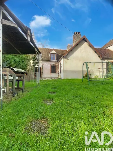 Maison traditionnelle à Saint-Martin-du-Tertre (89100)
