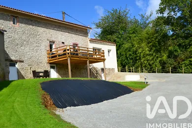 Traditional house in Gorges (44190)