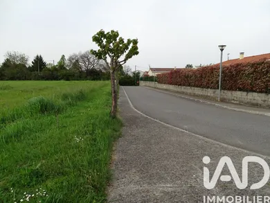 Terrain à bâtir à Le Burgaud (31330)