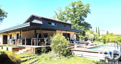 Architectural house in Saint-Martin-de-Seignanx (40390)