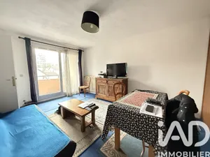 Apartment at Bondy (93140)