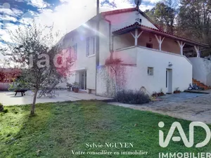 Maison à sers (16410)