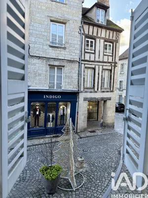 Building in Senlis (60300)