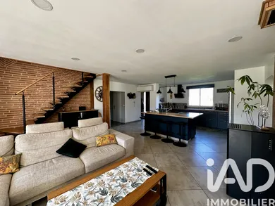 House at Léogeats (33210)