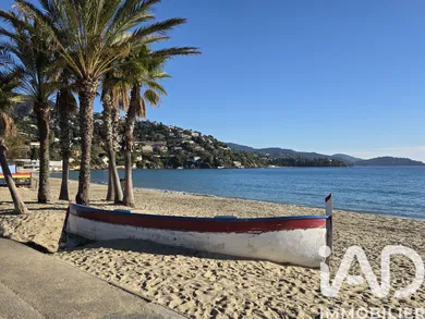 Apartment in Le LAVANDOU (83980)