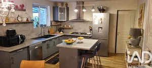 House at Saint-Denis-de-Pile (33910)