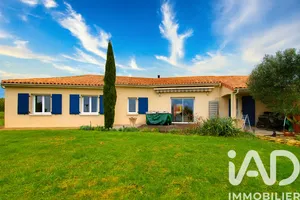 Pavillon à Scorbé-Clairvaux (86140)