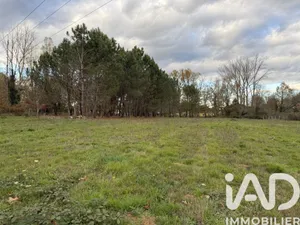 Building plot in Ménesplet (24700)