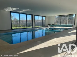 Traditional house at Althen-des-Paluds (84210)