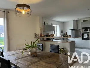 Maison de village à Guilly (45600)