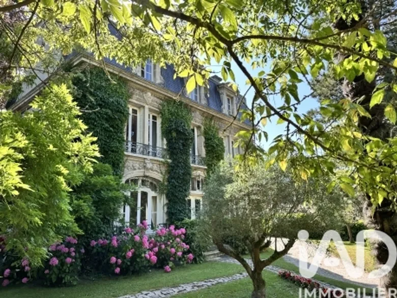 Maison 9 pièces 232 m² · à Coutances · 232 m² · 495 000 €