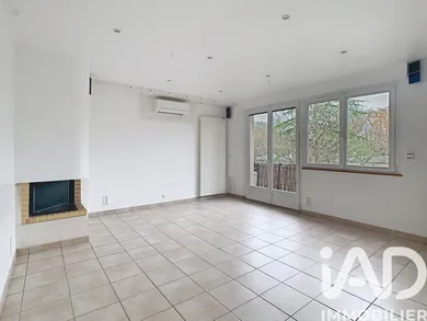 Apartment in Étiolles (91450)
