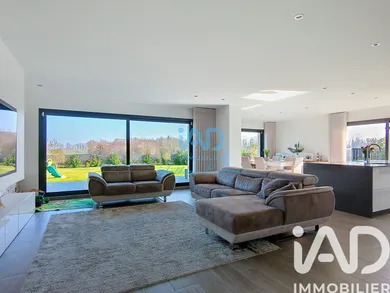 Architectural house in Guignes (77390)