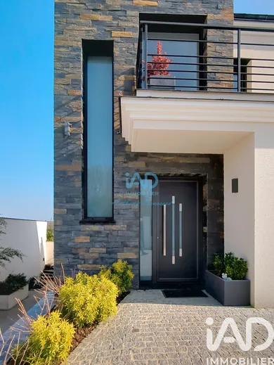 Maison d'architecte à Fontenay-Trésigny (77610)