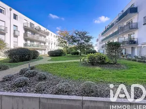 Apartment at Reims (51100)