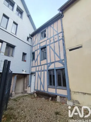Apartment at Troyes (10000)
