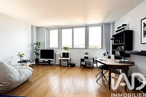 Apartment at Nanterre (92000)