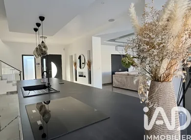 House at Saran (45770)