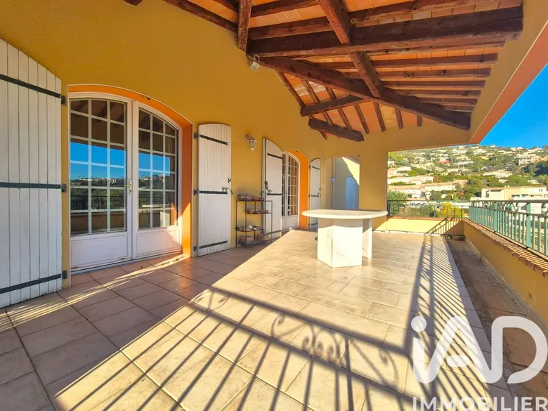 Maison 10 pièces 332 m² · à Mandelieu-la-Napoule · 332,2 m² · 1 150 000 €