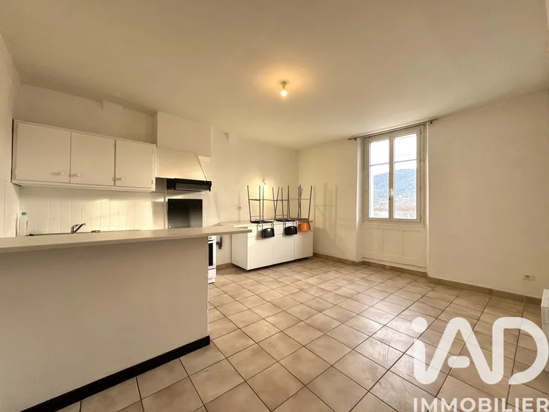 Appartement 3 pièces 92 m² · à Signes · 92 m² · 170 000 €