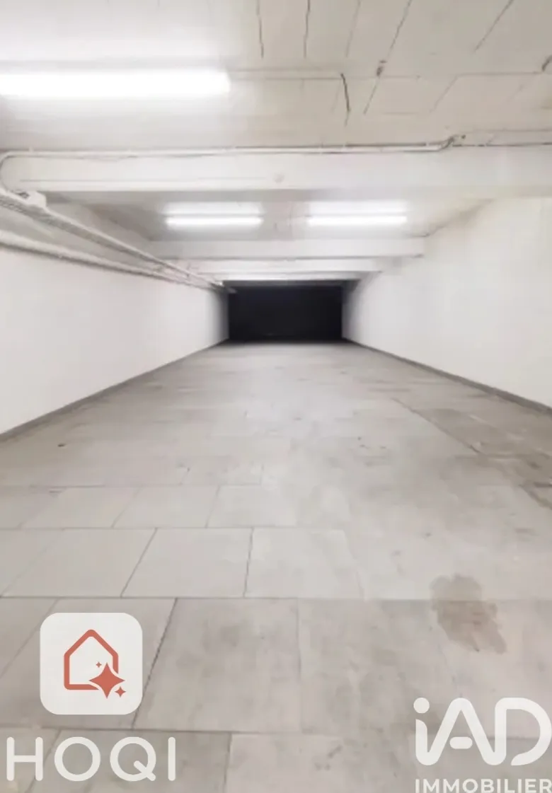 Parking 205 m² · à Zimmersheim · 205 m² · 190 000 €