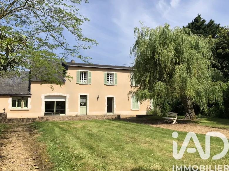Maison 8 pièces 200 m² · à Morannes sur Sarthe Daumeray · 200 m² · 288 000 €