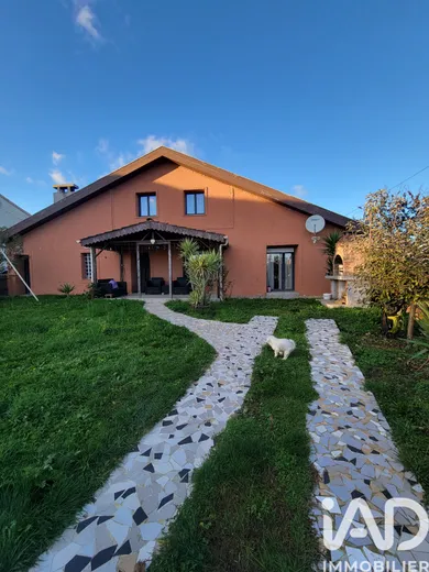 House at Tauriac (33710)