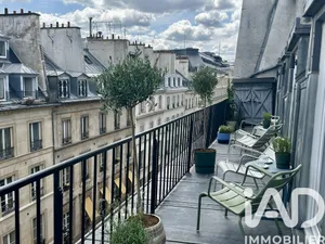 Apartment at Paris (75008)