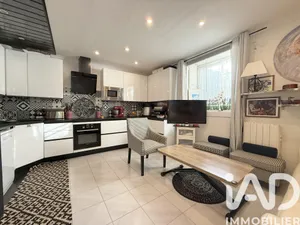 Apartment in Hyères (83400)