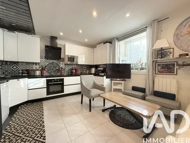 Apartment in Hyères (83400)