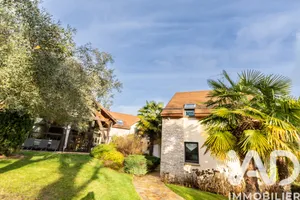 Architectural house at Verrières-le-Buisson (91370)