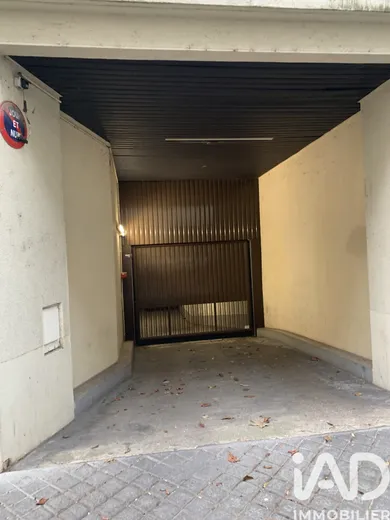 Parking à Paris (75015)