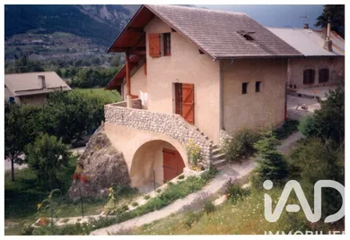 Maison à Mont-Dauphin (05600)