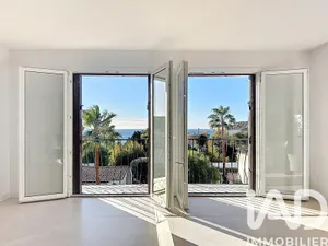 Apartment in Sanary-sur-Mer (83110)