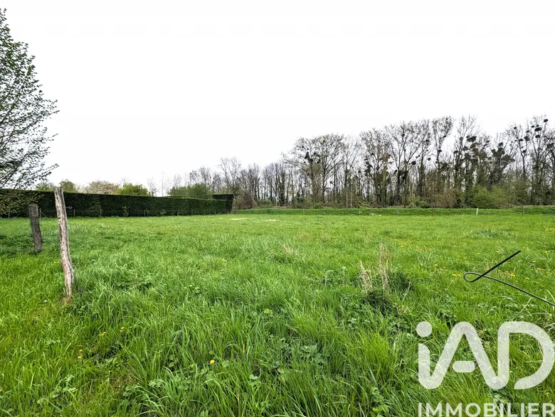 Terrain à bâtir à Jaux (60880) · 120 000 €
