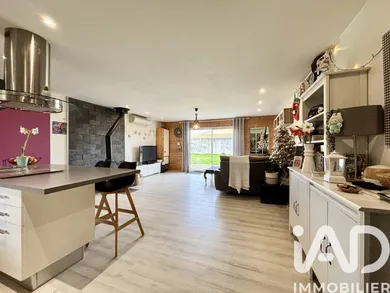 House in Beychac-et-Caillau (33750)