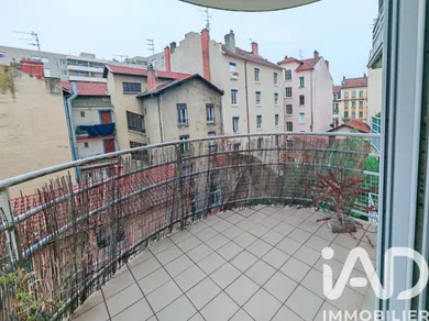 Apartment in Villeurbanne (69100)