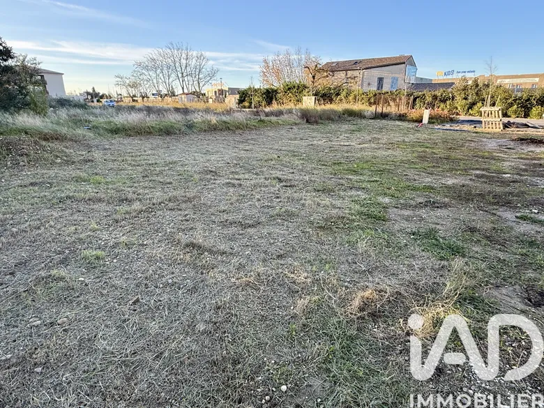 Terrain à bâtir à Le Pontet (84130) · 136 000 €