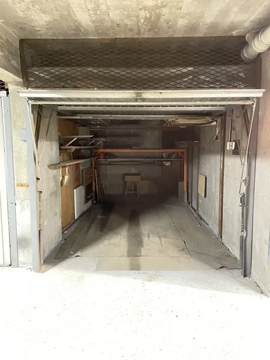 Garage in Paris (75016)