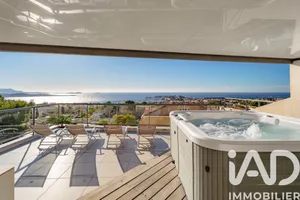 Apartment in Bandol (83150)