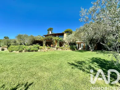 Domaine à Sanary-sur-Mer (83110)