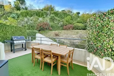 Appartement à Saint-Laurent-du-Var (06700)