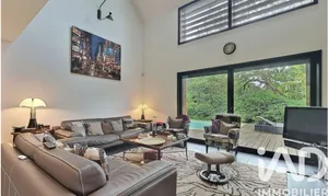 Architectural house at Étiolles (91450)